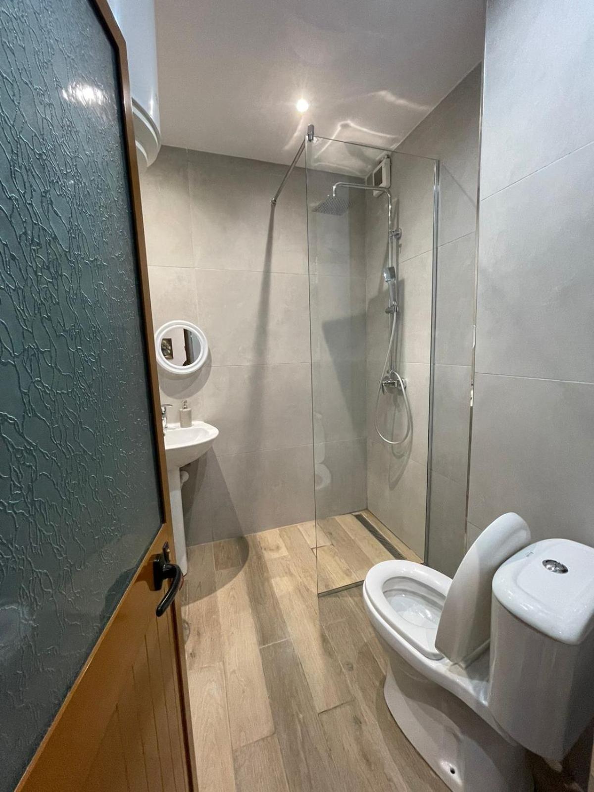 E&B Cosy Apartment Tiranë Ngoại thất bức ảnh